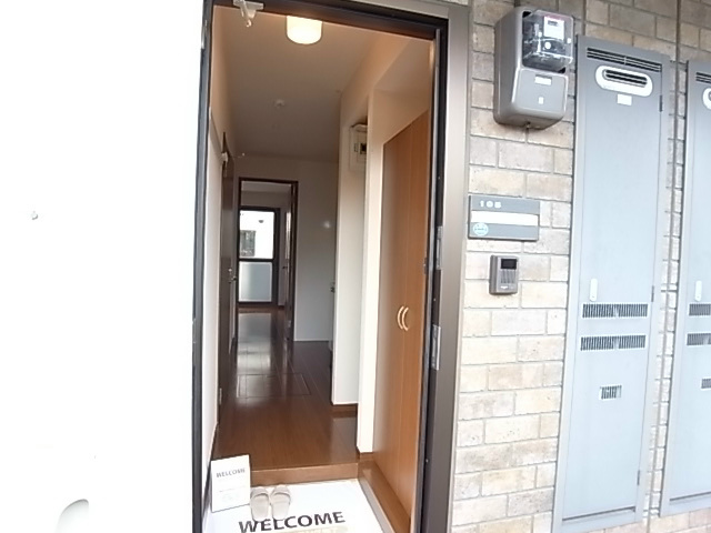 玄関　同仕様別部屋