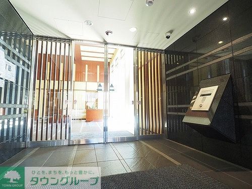 セキュリティ　オートロック機能付きエントランス