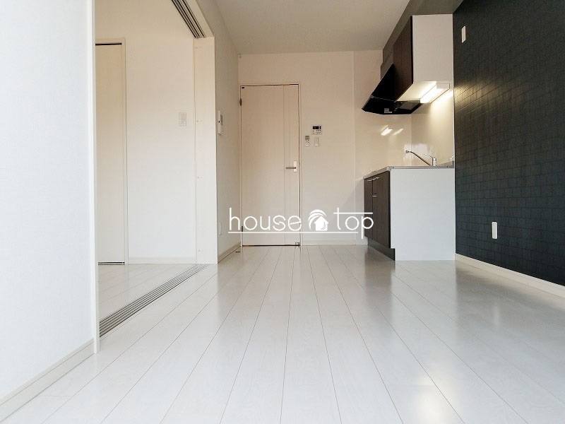 居室・リビング　テーブルやソファーも設置可能ですよ♪