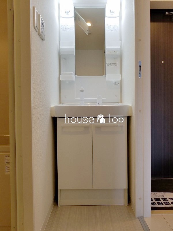 洗面設備　シャンプードレッサー！ゆったりとした脱衣スペース♪