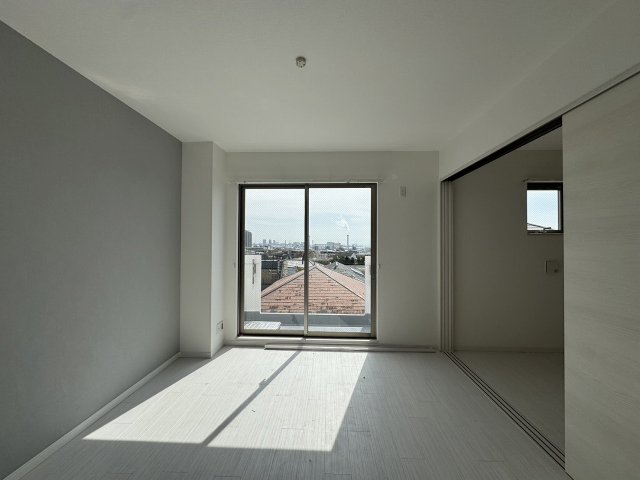 居室・リビング　※工事中の写真です