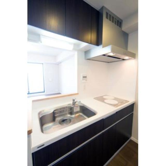 キッチン　写真は同タイプ住戸です。