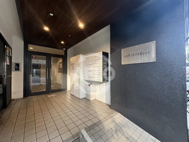 エントランス　レジデンスハイビレッジ　エントランス