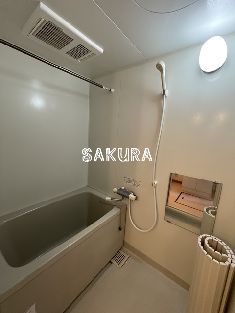 バス・シャワールーム　雨の日でも安心の浴室乾燥機付きです♪