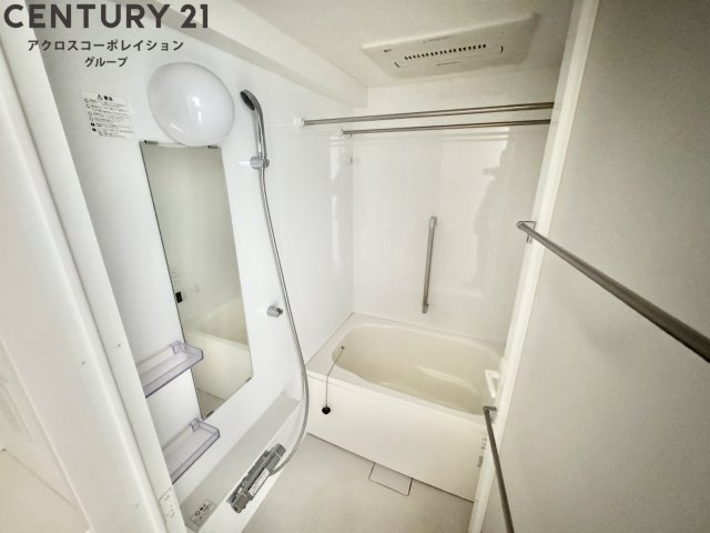 バス・シャワールーム　便利な浴室乾燥機付き♪