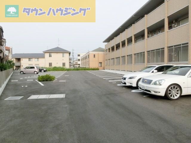 駐車場　敷地内駐車場