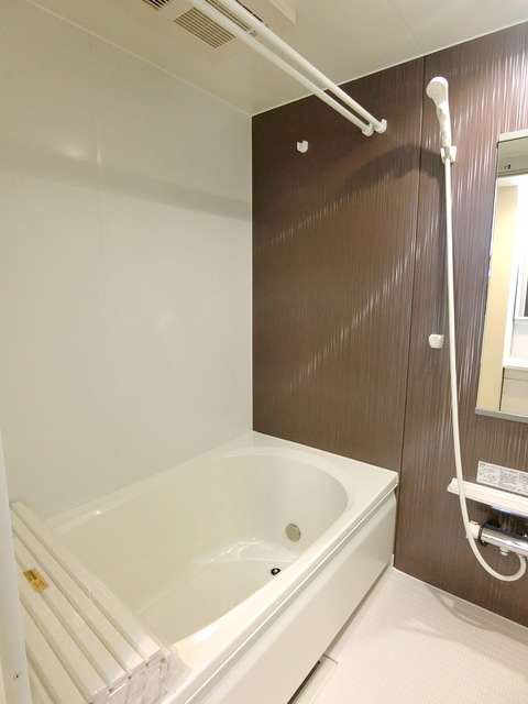 バス・シャワールーム　追い炊き、浴室乾燥機能付き★