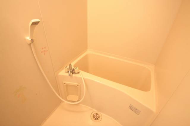 バス・シャワールーム　お風呂も綺麗です