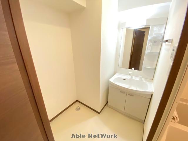 洗面設備　同型反転