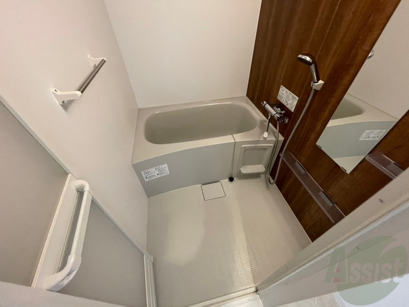 バス・シャワールーム　ユニットバスです。疲れを癒すのに欠かせませんね！