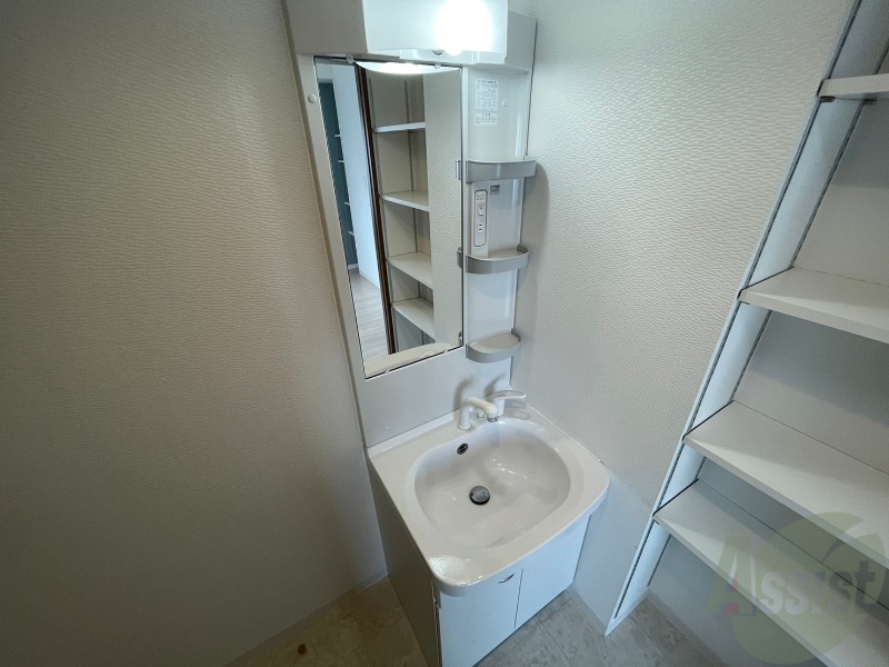 洗面設備　こちらに洗面台があります。朝の洗顔はこちらで。