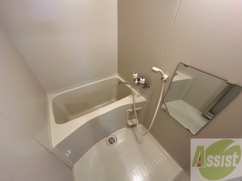 バス・シャワールーム　お風呂になります。一日の疲れを癒してくださいね。