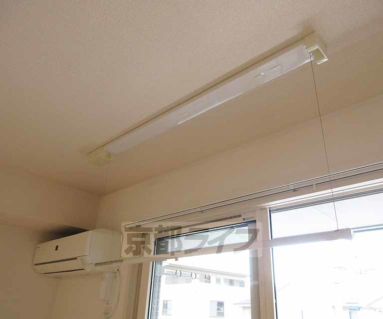 その他設備　室内干し棒があります