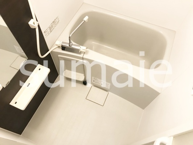 バス・シャワールーム　バスルーム。