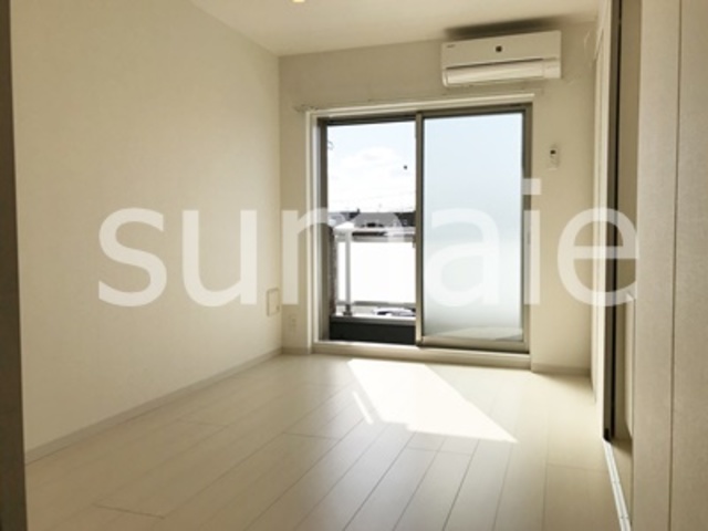 居室・リビング　日当たり良好です。