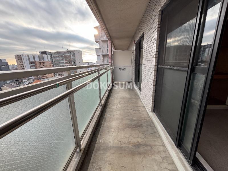 バルコニー　心地よい風と光を感じる、暮らしの楽しみが広がる場所。