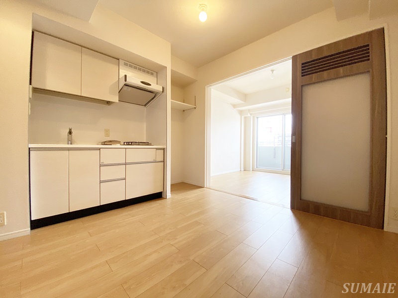 居室・リビング　6.9帖のリビングです☆