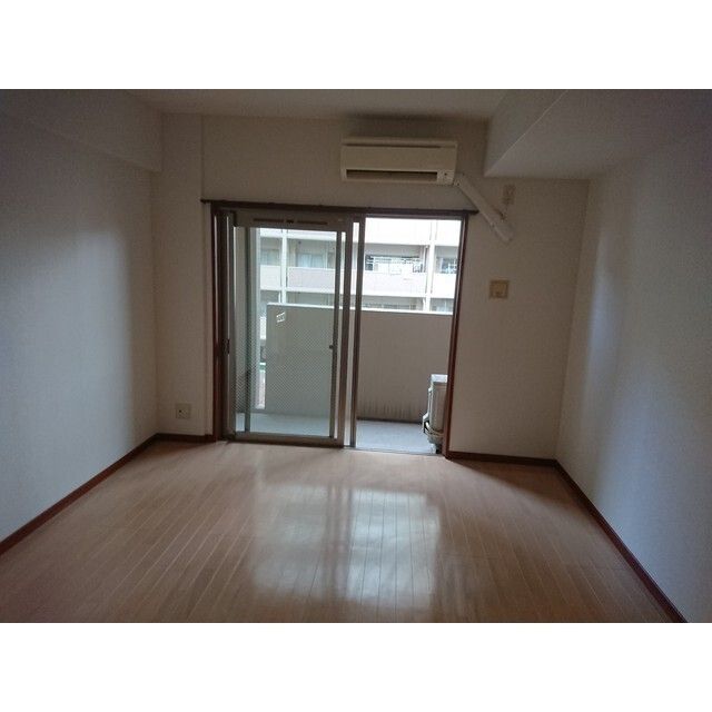 居室・リビング　エントランス