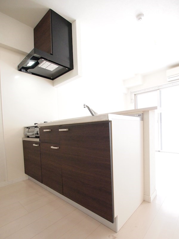 キッチン　キッチンは人気のカウンタータイプ。