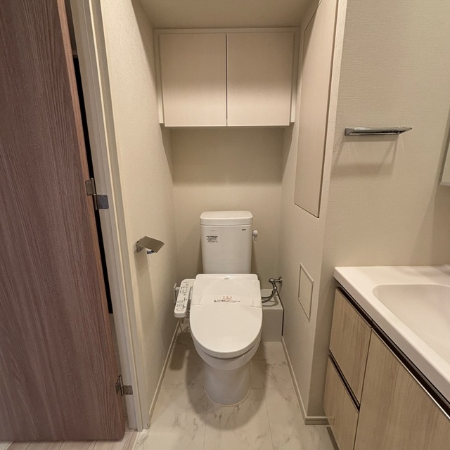 トイレ　※写真は同タイプ住戸です。