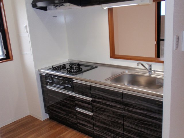 キッチン　※別部屋のお写真で、現況優先と致します。