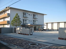 中学校　木津川市立木津南中学校（中学校）まで1678m