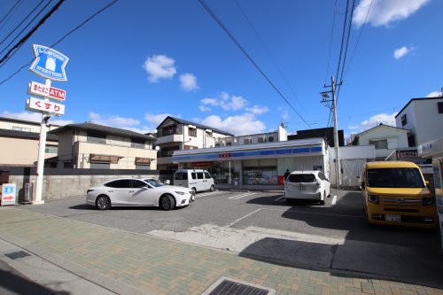 コンビニ　ローソン 岡店（コンビニ）まで646m