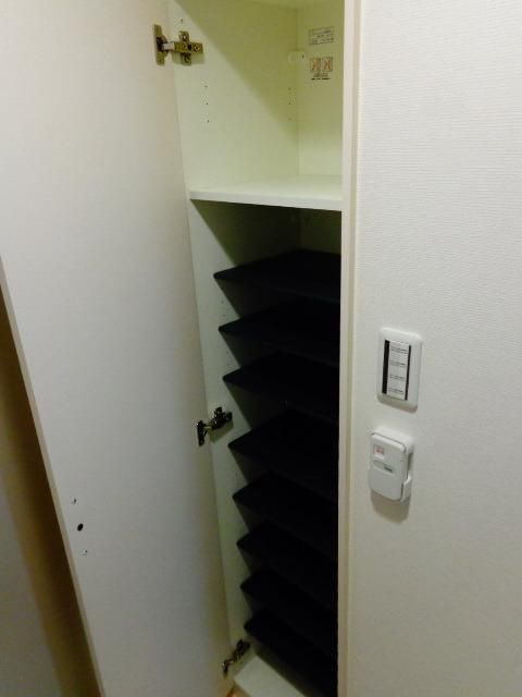 玄関　シューズボックス