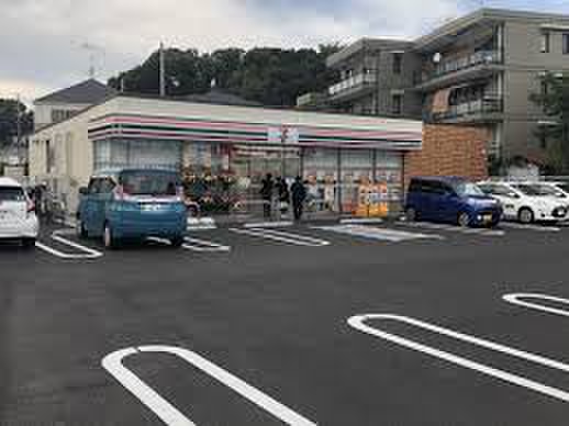 コンビニ　セブン-イレブン 横浜師岡町店（コンビニ）まで500m