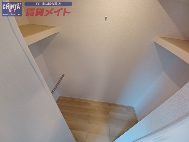収納　同型参考写真
