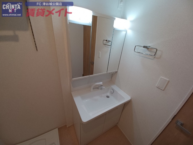洗面設備　同型参考写真