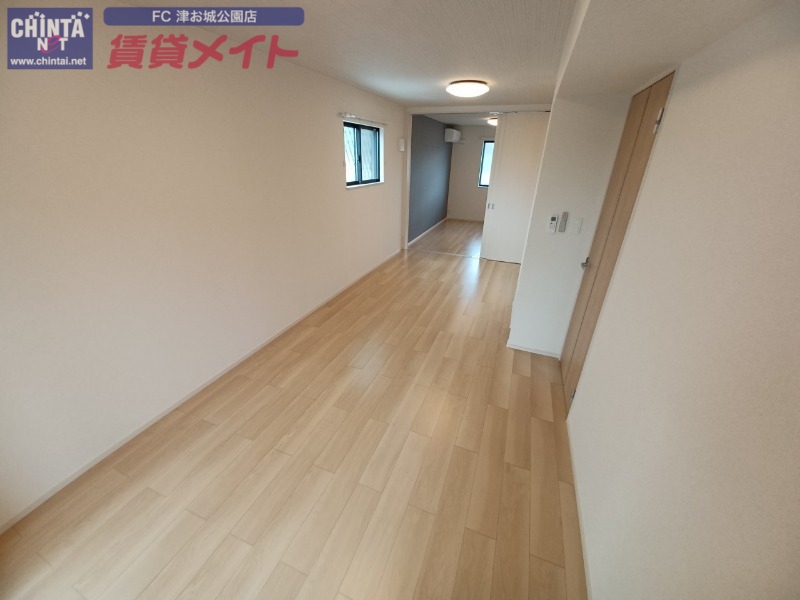 居室・リビング　同型参考写真