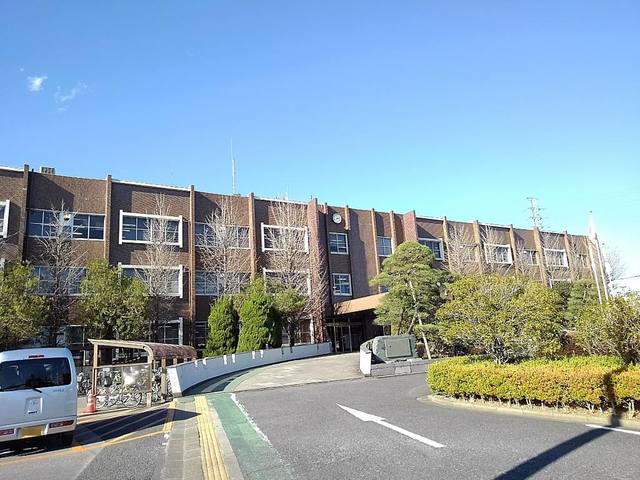 役所　八潮市役所（役所）まで900m