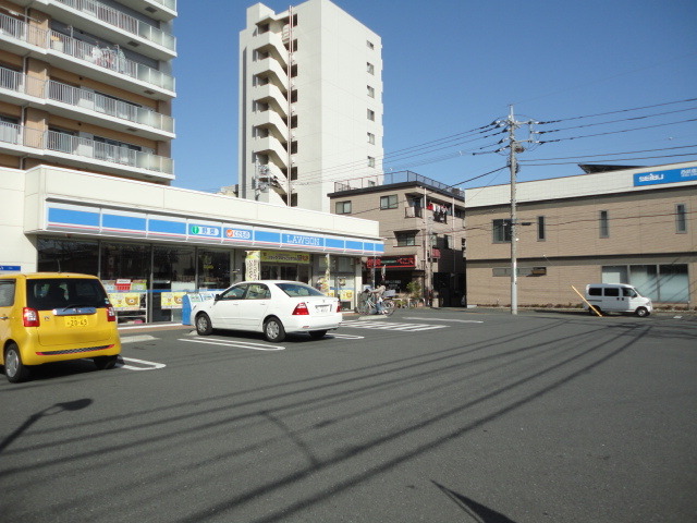 コンビニ　ローソン昭島昭和町二丁目店（コンビニ）まで352m