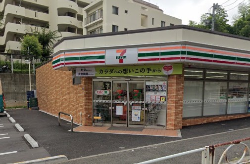 コンビニ　セブン-イレブン 横浜獅子ヶ谷１丁目店（コンビニ）まで1226m