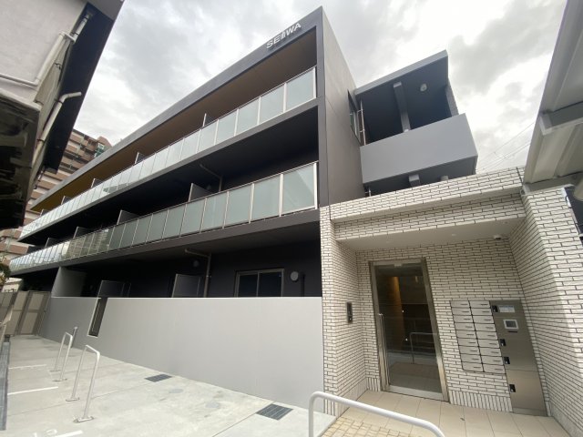 建物外観　グランエクラドーム前　外観