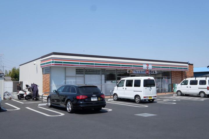 コンビニ　セブンイレブン坂戸浅羽店（コンビニ）まで883m