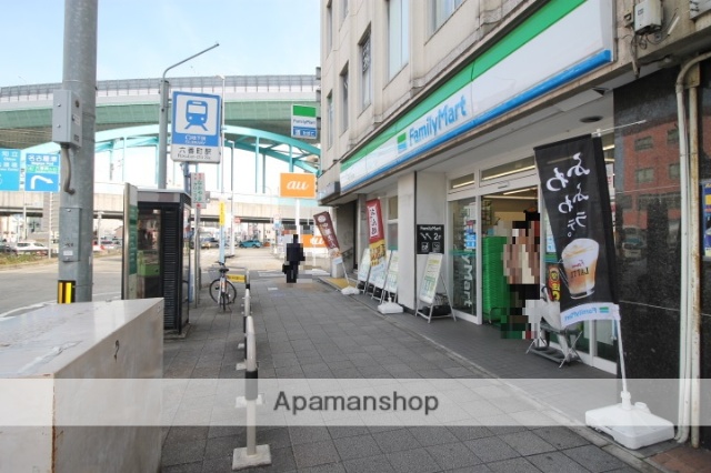 コンビニ　ファミリーマート（コンビニ）まで606m