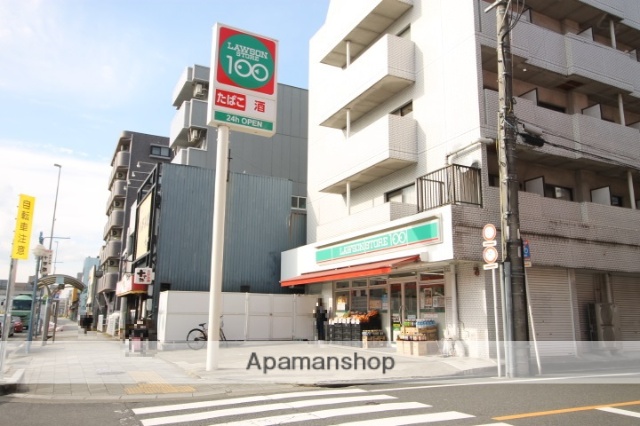 コンビニ　ローソンストア１００（コンビニ）まで663m