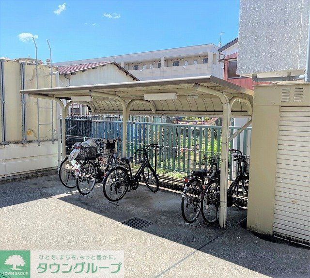 その他　屋根付き駐輪場