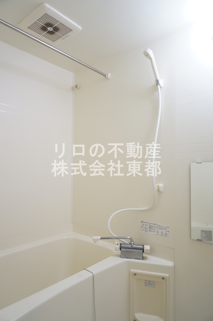 バス・シャワールーム　バストイレ別なのでゆったり癒しのバスタイムを満喫できます♪