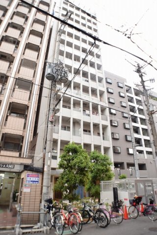 建物外観　白をベースにした綺麗な外観