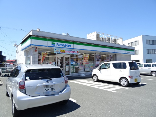コンビニ　ファミリーマート（コンビニ）まで406m
