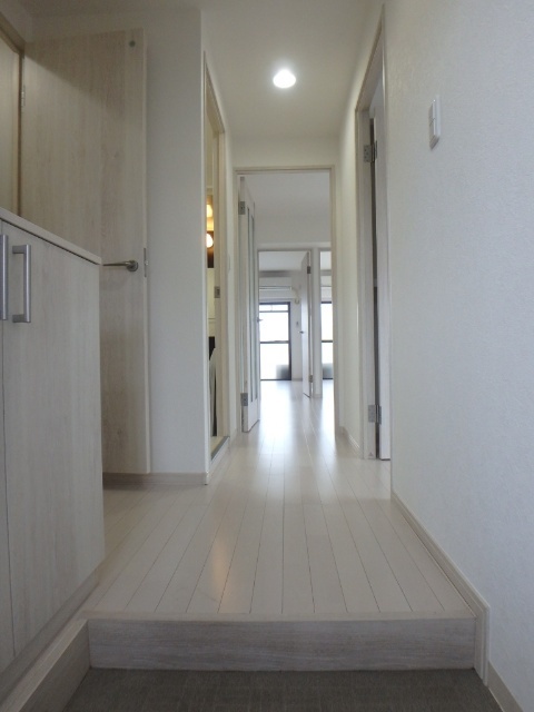 玄関　同タイプの他のお部屋
