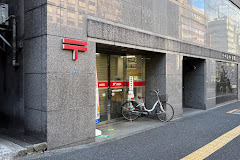 郵便局　新宿明治通郵便局（郵便局）まで491m