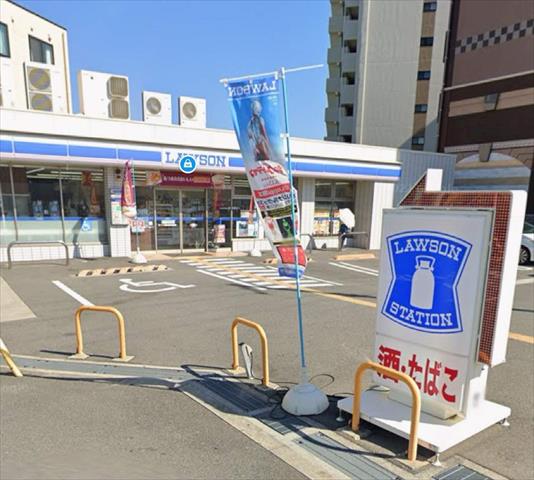 コンビニ　ローソン（コンビニ）まで666m