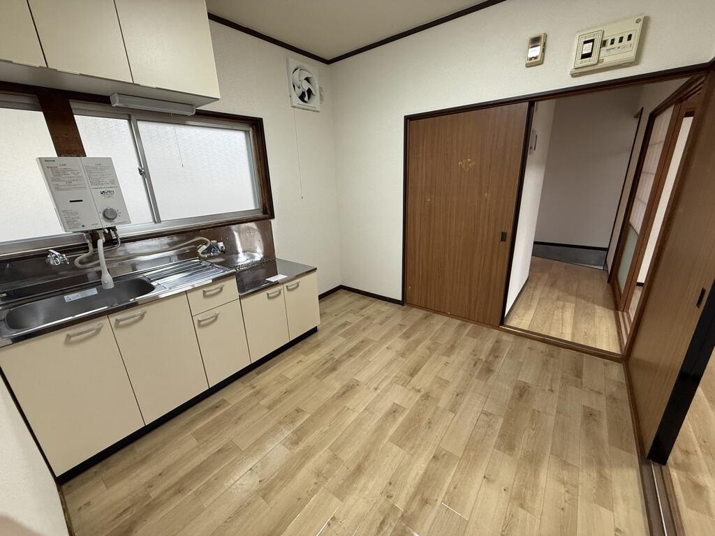 松ヶ丘貸家のキッチン写真