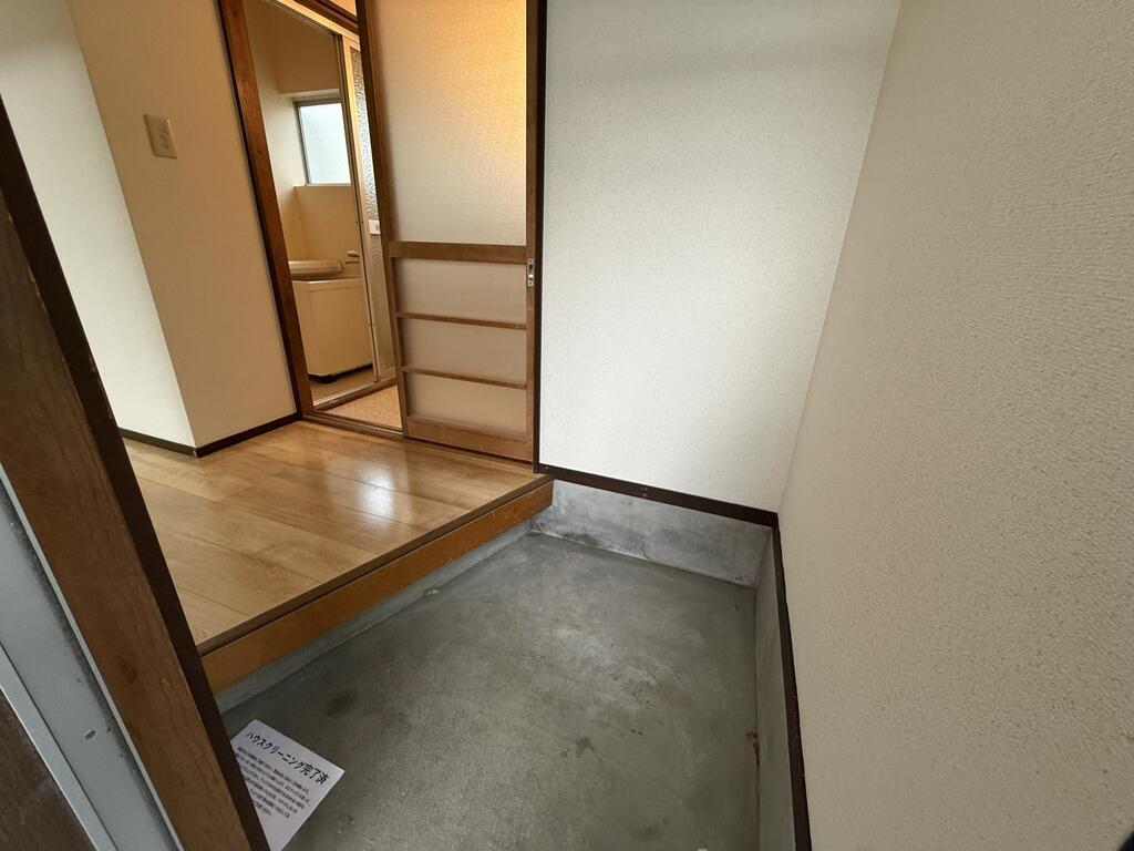 松ヶ丘貸家の玄関写真