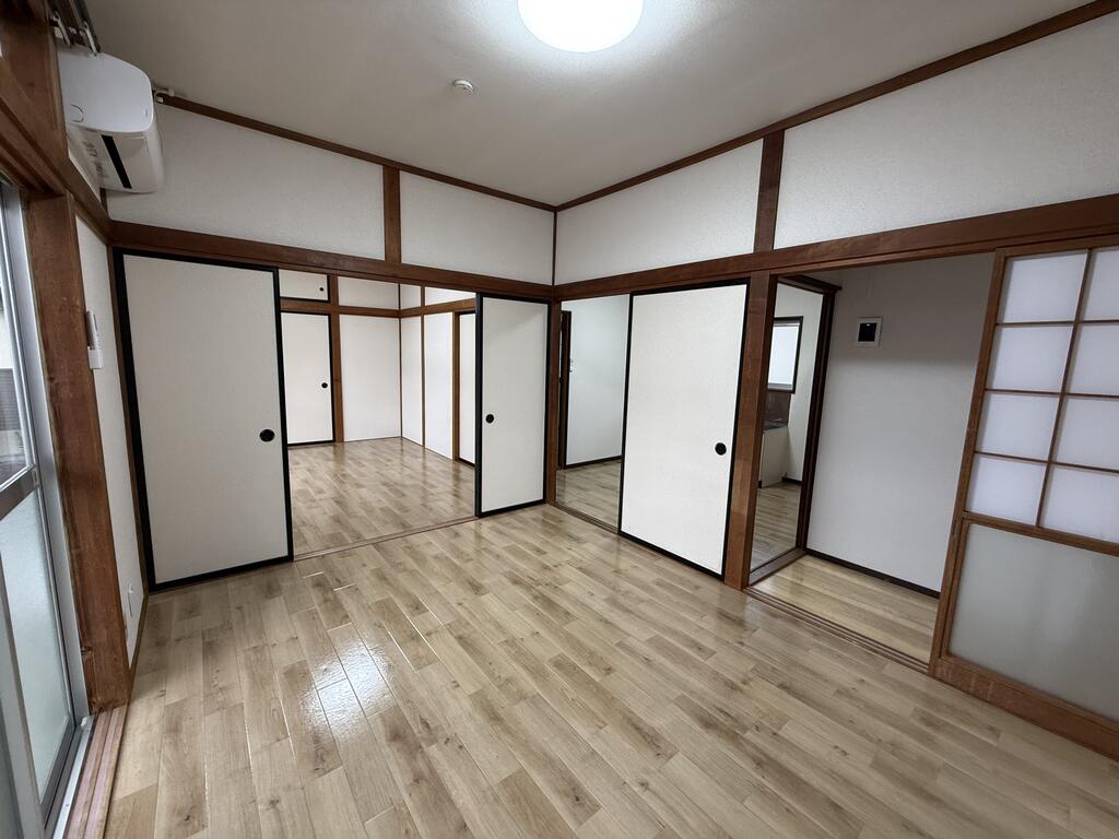 松ヶ丘貸家の居間写真