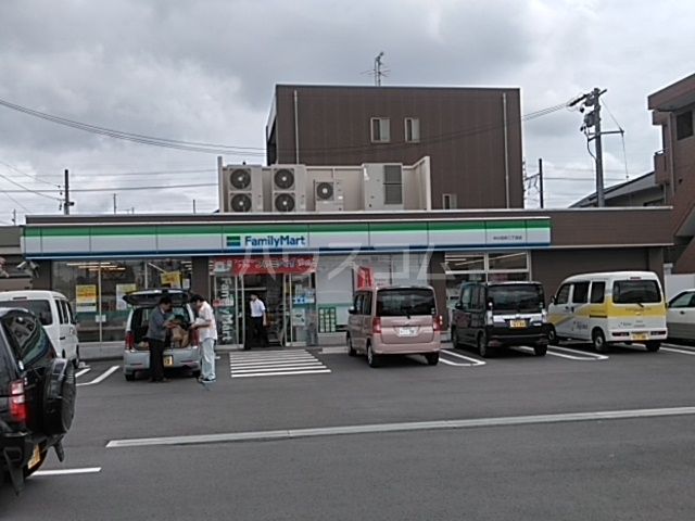 コンビニ　ファミリーマート中小田井公園前店（コンビニ）まで657m